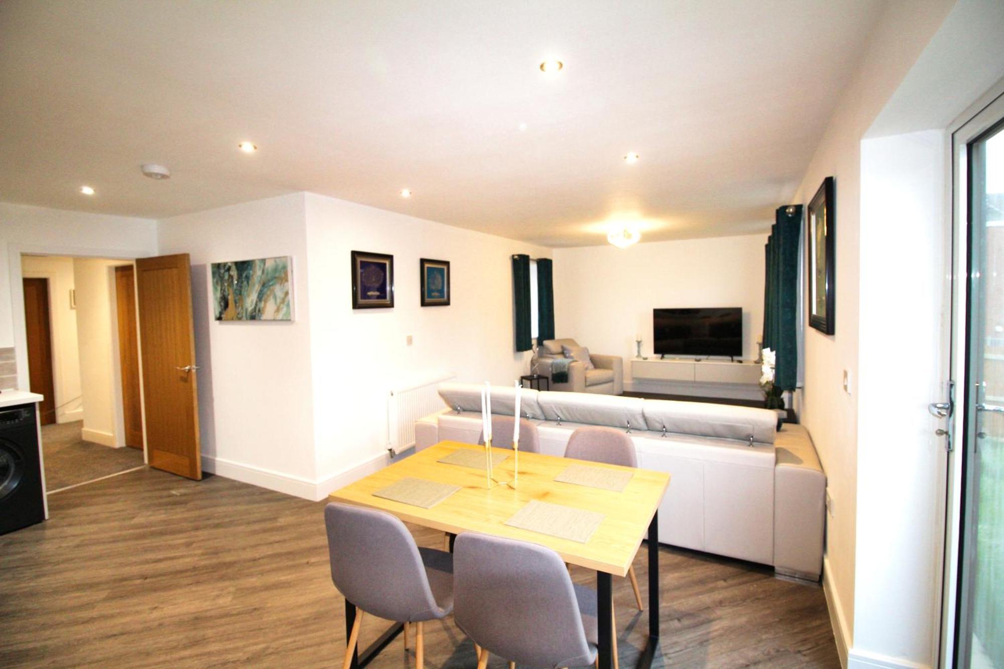 Rotherham - Rawmarsh - Great Customer Feedback - 2 Bed Bungalow - New Build - High End Furnishings - Wheel Chair Accessible - Large Enclosed Garden - Dog Friendly Экстерьер фото