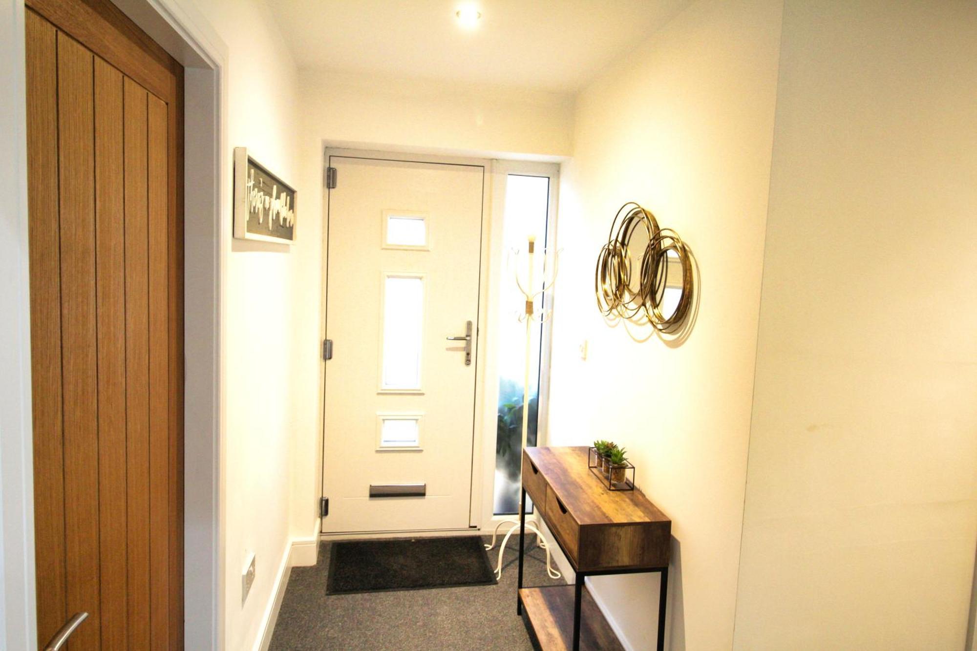 Rotherham - Rawmarsh - Great Customer Feedback - 2 Bed Bungalow - New Build - High End Furnishings - Wheel Chair Accessible - Large Enclosed Garden - Dog Friendly Экстерьер фото