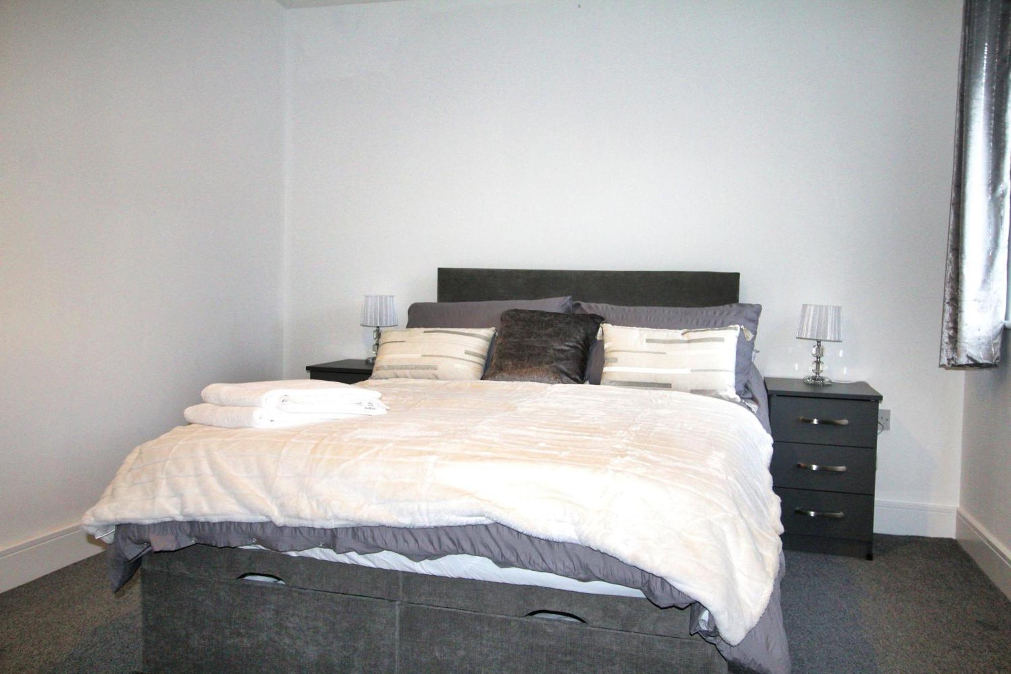 Rotherham - Rawmarsh - Great Customer Feedback - 2 Bed Bungalow - New Build - High End Furnishings - Wheel Chair Accessible - Large Enclosed Garden - Dog Friendly Экстерьер фото