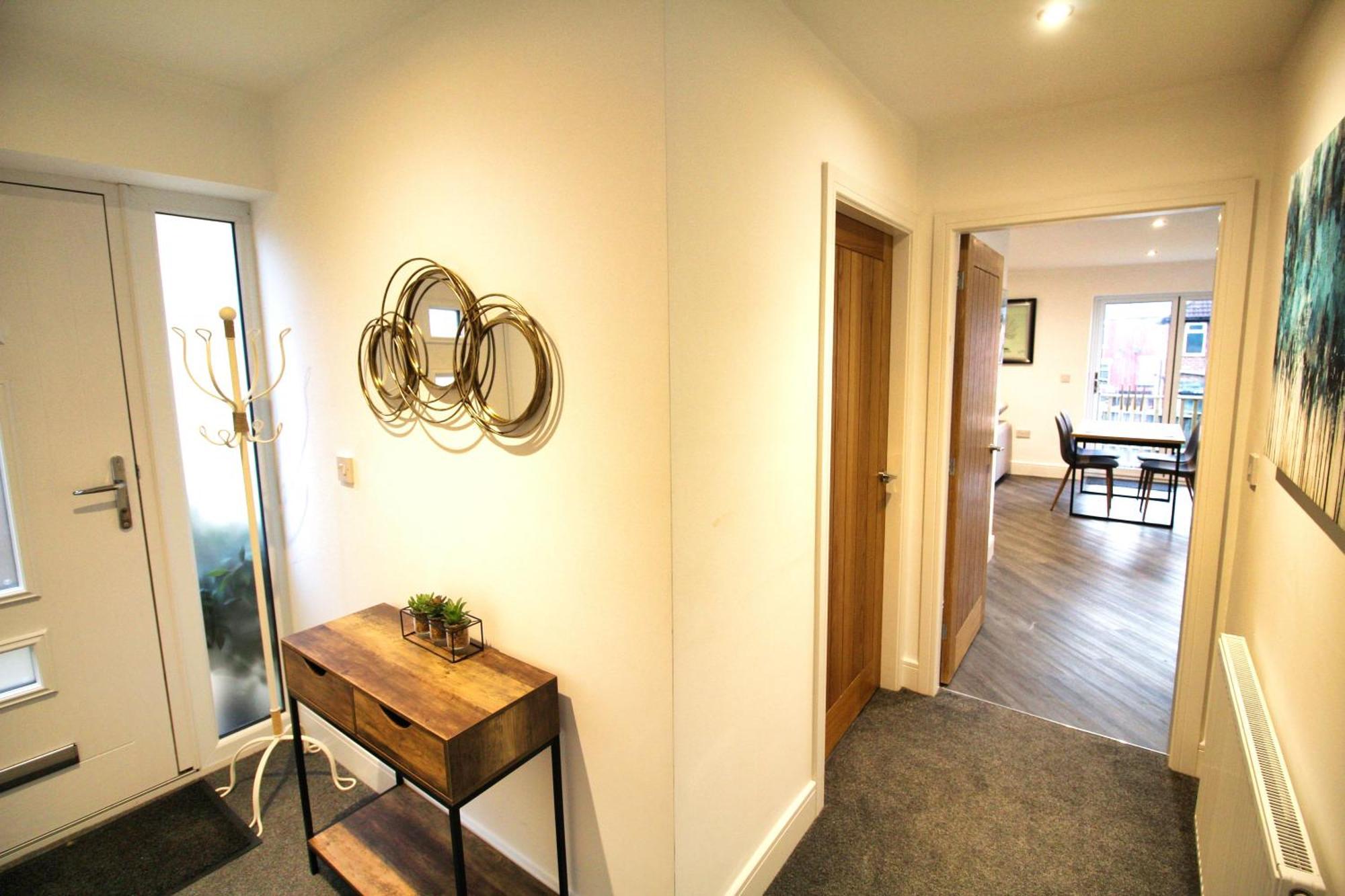 Rotherham - Rawmarsh - Great Customer Feedback - 2 Bed Bungalow - New Build - High End Furnishings - Wheel Chair Accessible - Large Enclosed Garden - Dog Friendly Экстерьер фото