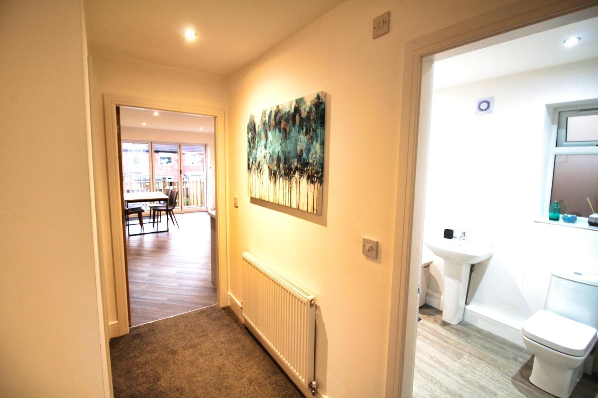 Rotherham - Rawmarsh - Great Customer Feedback - 2 Bed Bungalow - New Build - High End Furnishings - Wheel Chair Accessible - Large Enclosed Garden - Dog Friendly Экстерьер фото